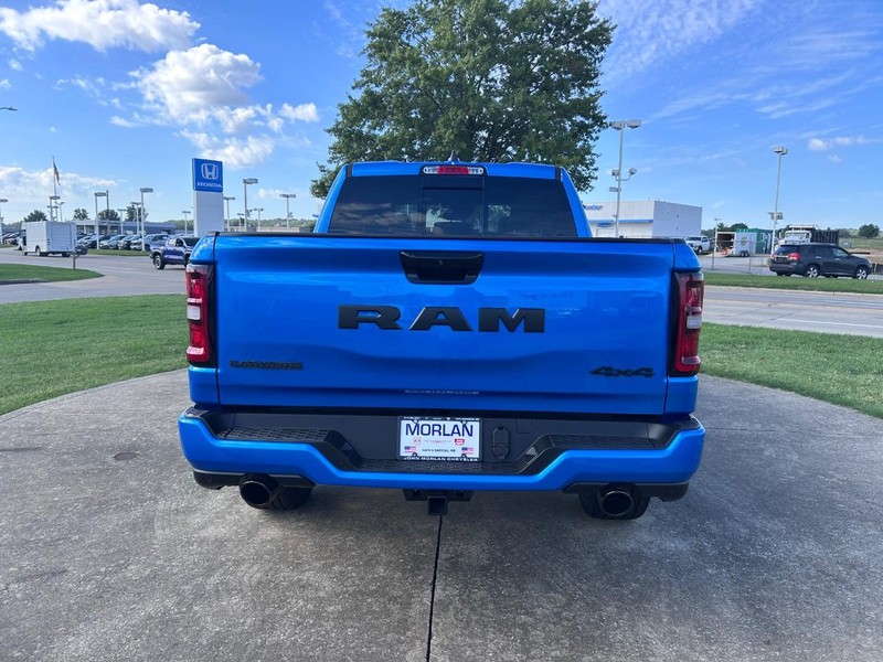 Ram 1500 Vehicle Full-screen Gallery Image 6