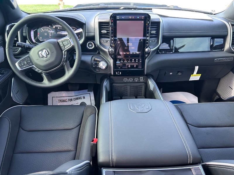 Ram 1500 Vehicle Full-screen Gallery Image 11