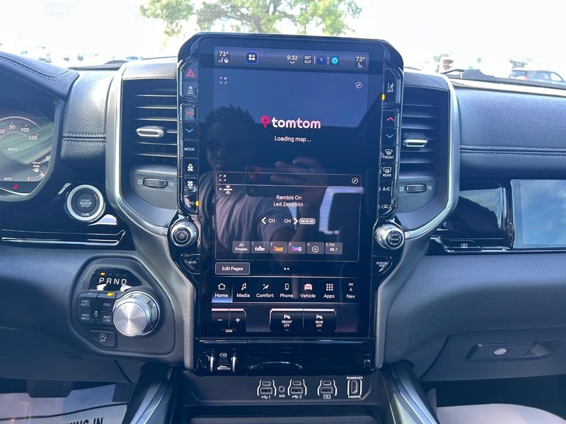 Ram 1500 Vehicle Full-screen Gallery Image 15