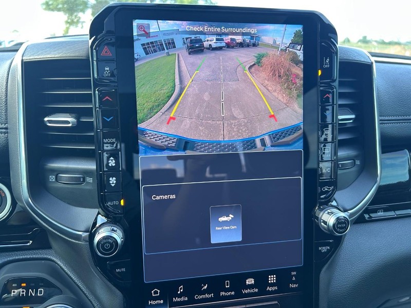 Ram 1500 Vehicle Full-screen Gallery Image 23