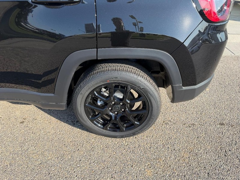 Jeep Compass Vehicle Full-screen Gallery Image 8