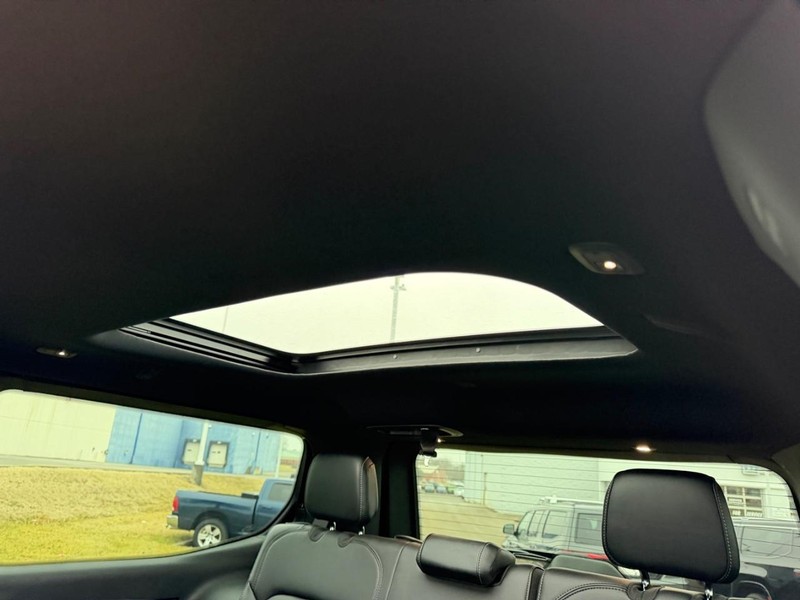 Jeep Wagoneer Vehicle Full-screen Gallery Image 10