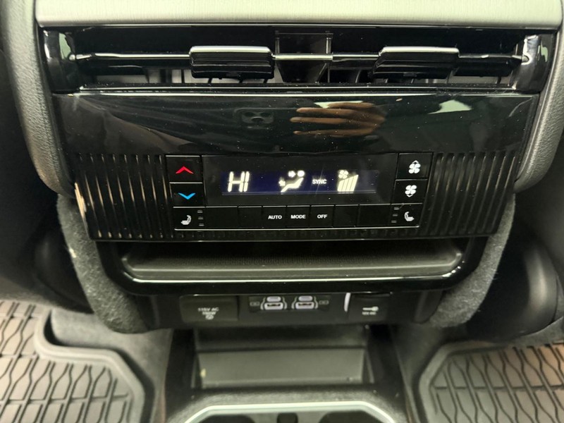 Jeep Wagoneer Vehicle Full-screen Gallery Image 13