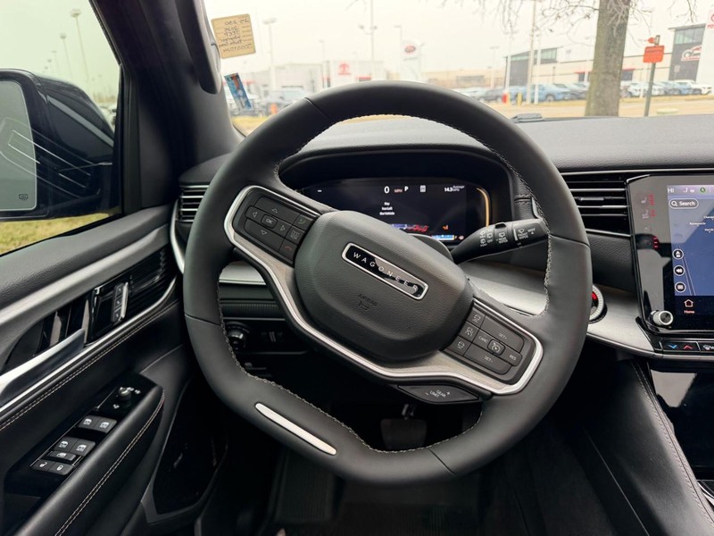 Jeep Wagoneer Vehicle Full-screen Gallery Image 15