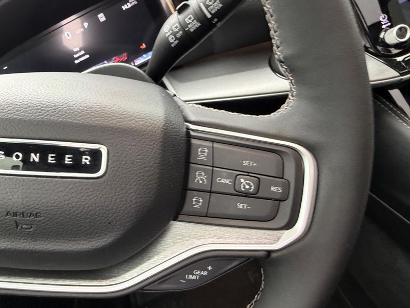 Jeep Wagoneer Vehicle Full-screen Gallery Image 17