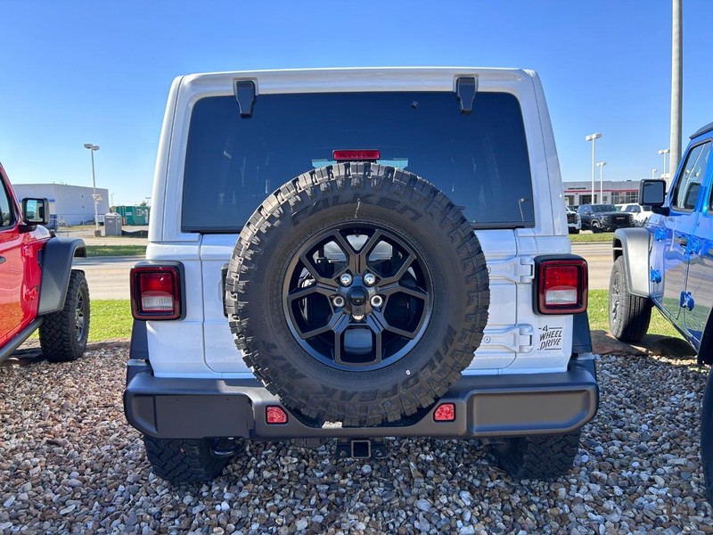 Jeep Wrangler Vehicle Full-screen Gallery Image 4