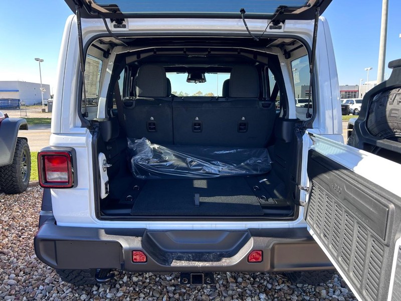 Jeep Wrangler Vehicle Full-screen Gallery Image 5