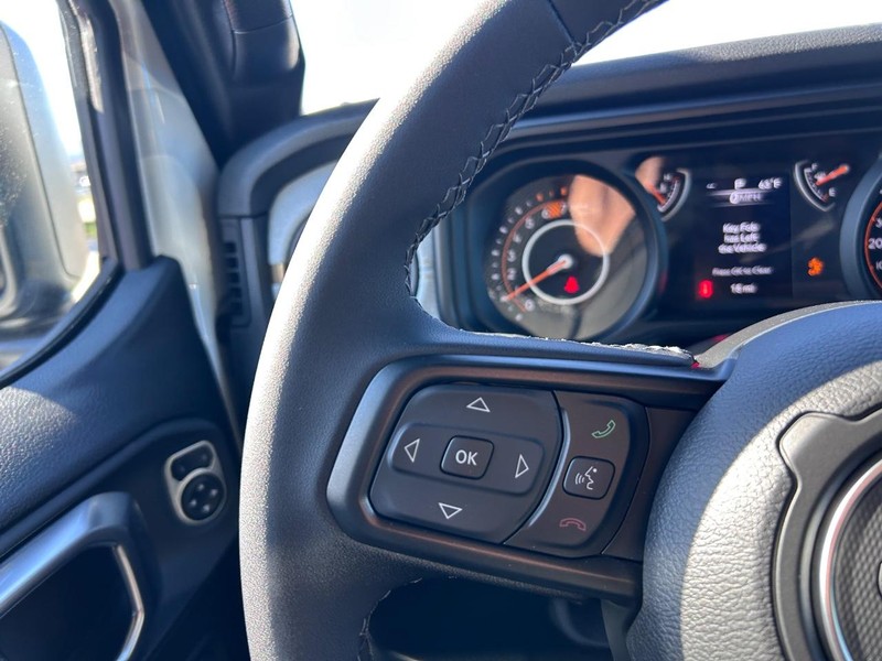 Jeep Wrangler Vehicle Full-screen Gallery Image 10