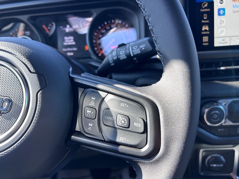 Jeep Wrangler Vehicle Full-screen Gallery Image 11