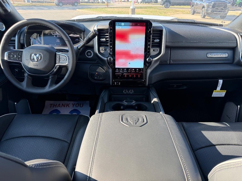 Ram 2500 Vehicle Full-screen Gallery Image 10