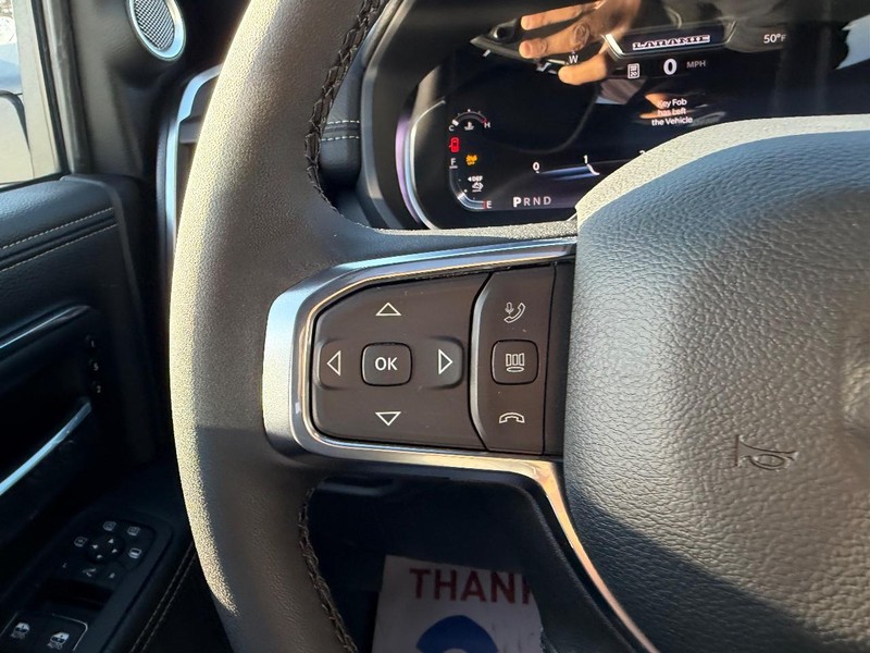 Ram 2500 Vehicle Full-screen Gallery Image 11