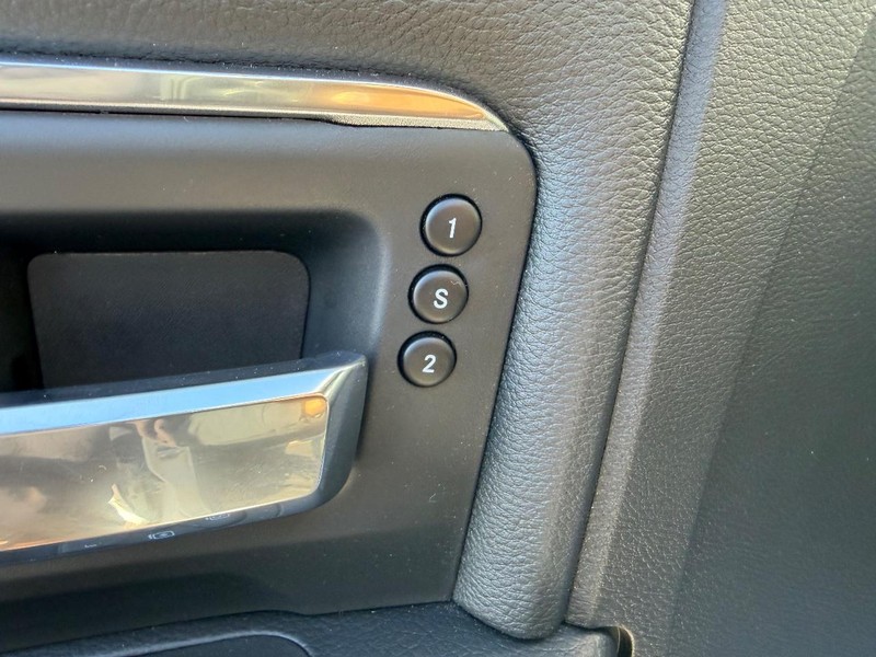 Ram 2500 Vehicle Full-screen Gallery Image 17