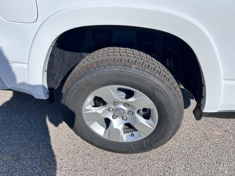 Ram 1500 Vehicle Full-screen Gallery Image 7