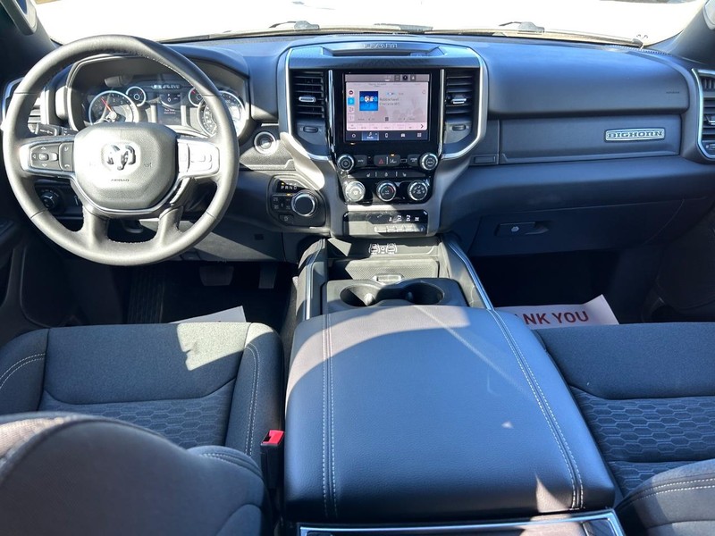 Ram 1500 Vehicle Full-screen Gallery Image 9