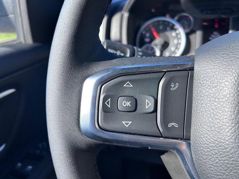 Ram 1500 Vehicle Full-screen Gallery Image 11