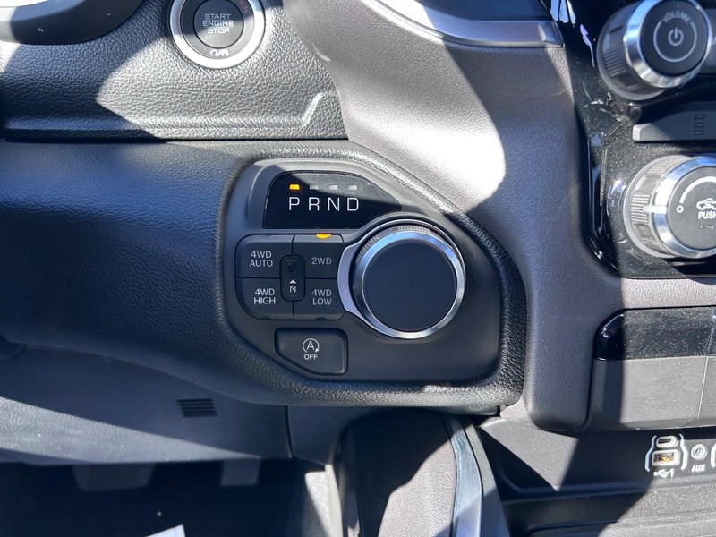 Ram 1500 Vehicle Full-screen Gallery Image 15