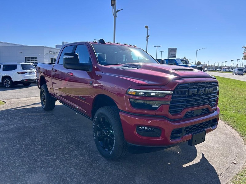 Ram 2500 Vehicle Full-screen Gallery Image 3