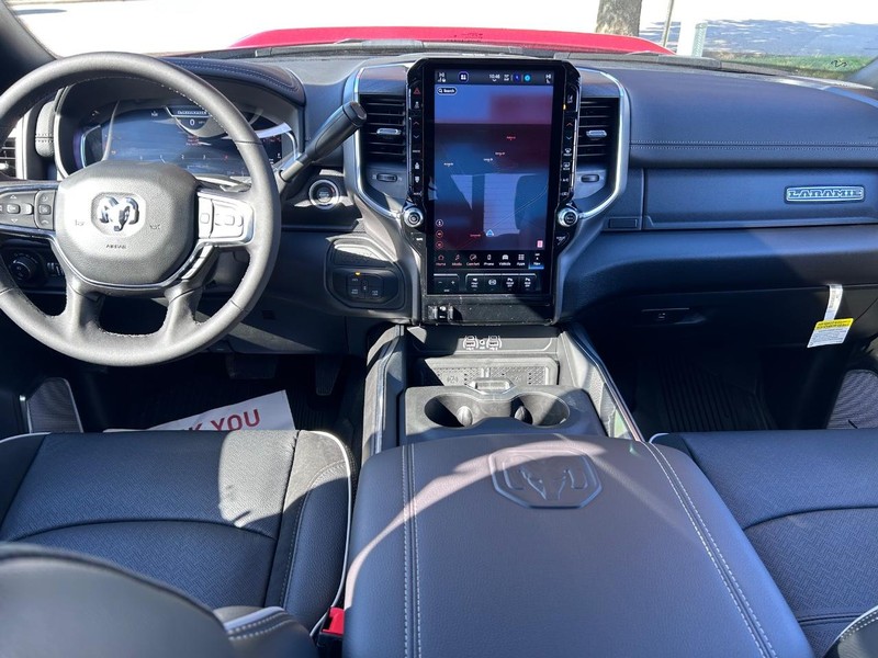 Ram 2500 Vehicle Full-screen Gallery Image 10