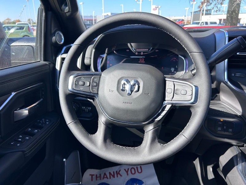 Ram 2500 Vehicle Full-screen Gallery Image 11