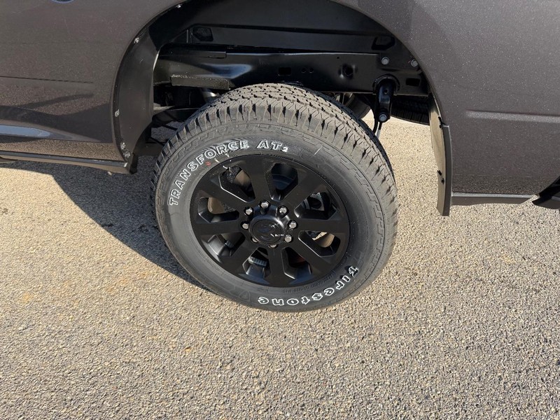 Ram 2500 Vehicle Full-screen Gallery Image 7