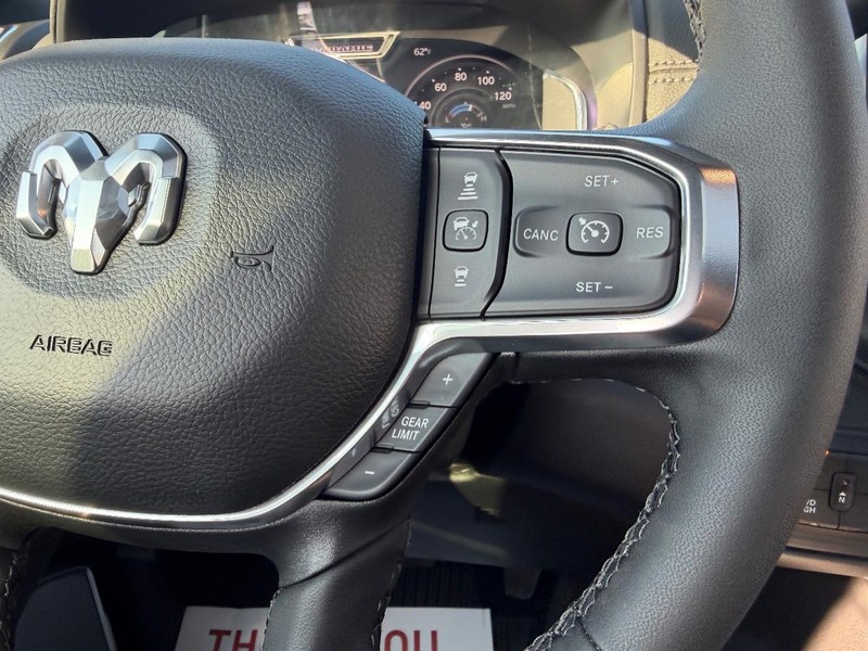 Ram 2500 Vehicle Full-screen Gallery Image 13