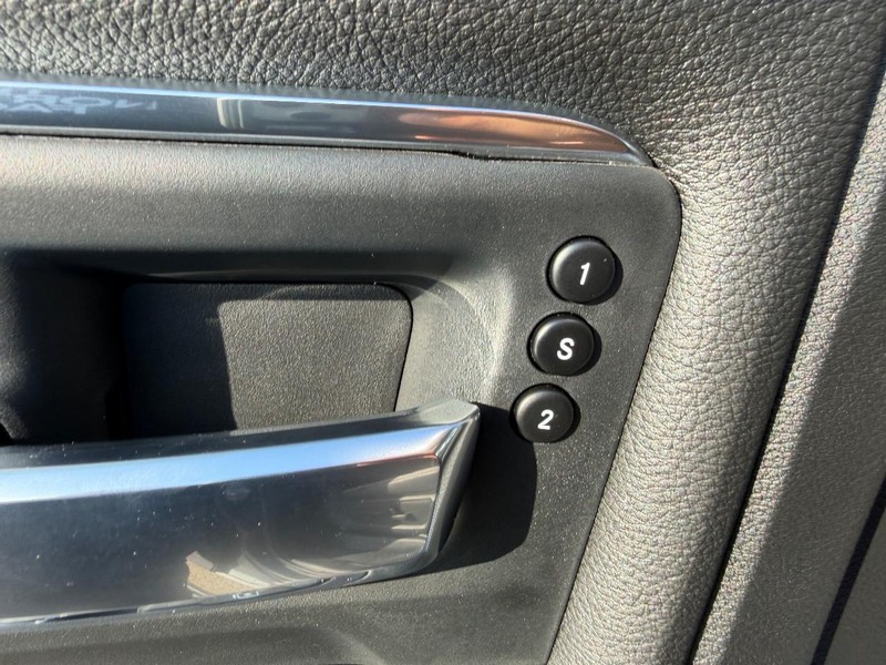 Ram 2500 Vehicle Full-screen Gallery Image 18