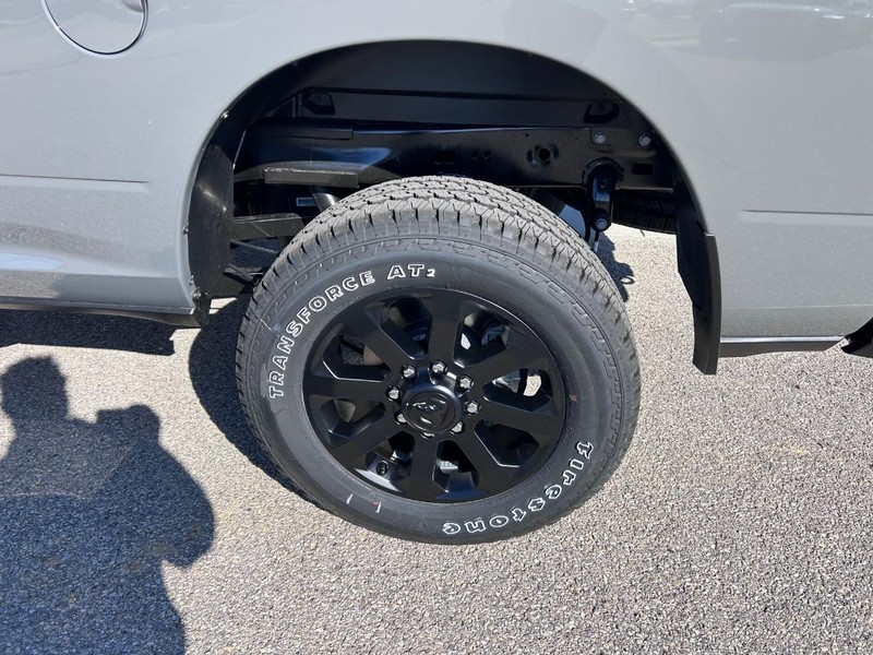 Ram 2500 Vehicle Full-screen Gallery Image 7