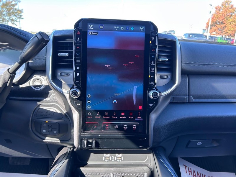 Ram 2500 Vehicle Full-screen Gallery Image 14