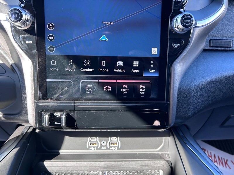 Ram 2500 Vehicle Full-screen Gallery Image 15