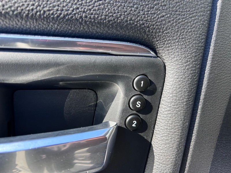 Ram 2500 Vehicle Full-screen Gallery Image 18