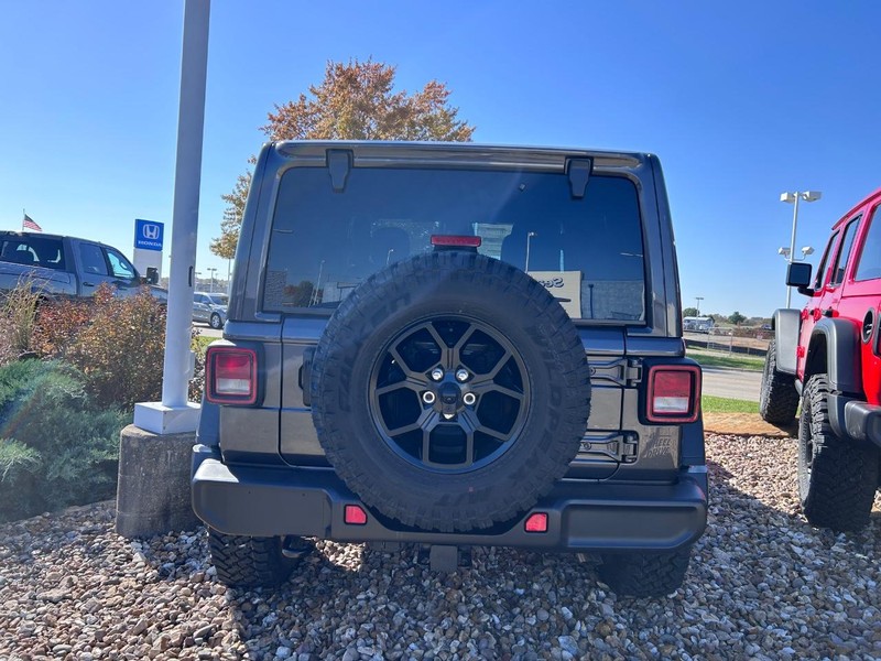 Jeep Wrangler Vehicle Full-screen Gallery Image 5