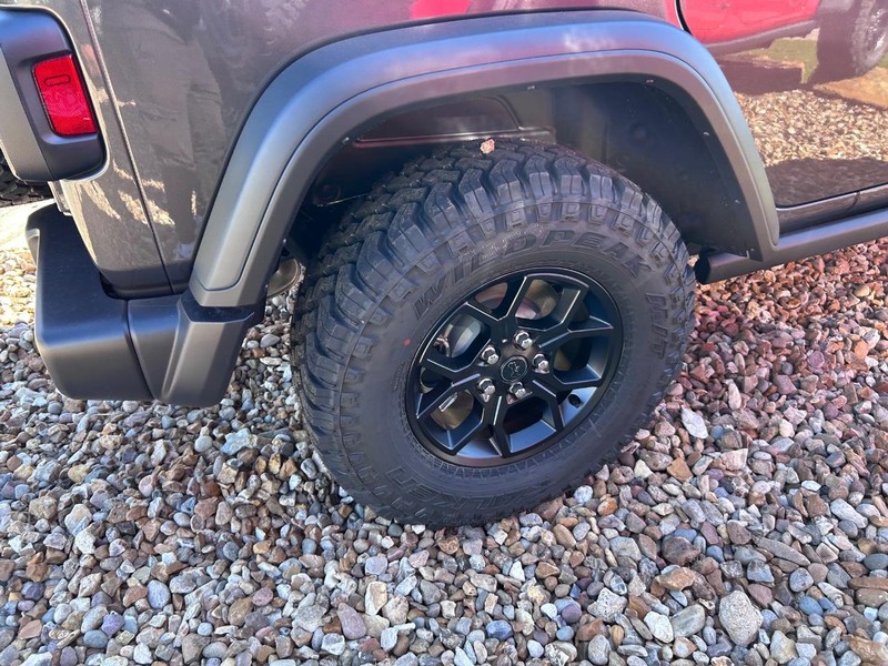 Jeep Wrangler Vehicle Full-screen Gallery Image 7