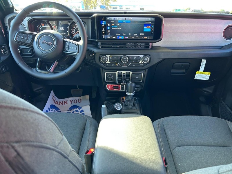 Jeep Wrangler Vehicle Full-screen Gallery Image 9