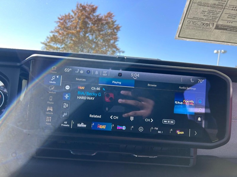 Jeep Wrangler Vehicle Full-screen Gallery Image 13