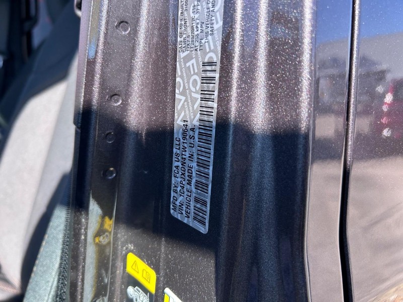 Jeep Wrangler Vehicle Full-screen Gallery Image 20