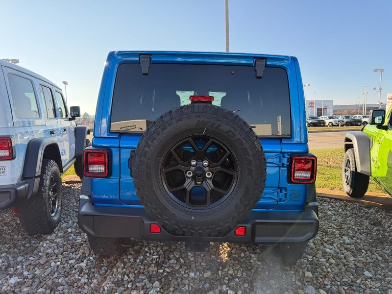 Jeep Wrangler Vehicle Full-screen Gallery Image 4