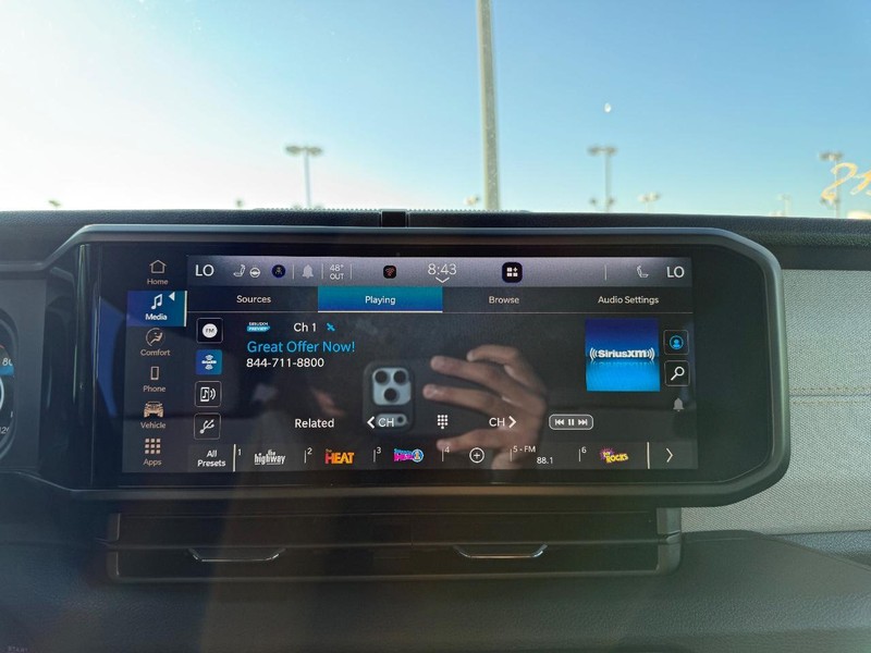 Jeep Wrangler Vehicle Full-screen Gallery Image 12