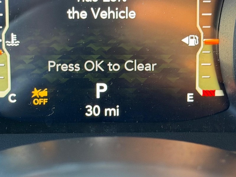 Jeep Wrangler Vehicle Full-screen Gallery Image 18