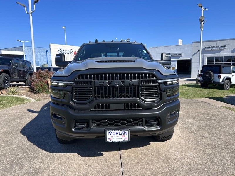 Ram 2500 Vehicle Full-screen Gallery Image 2