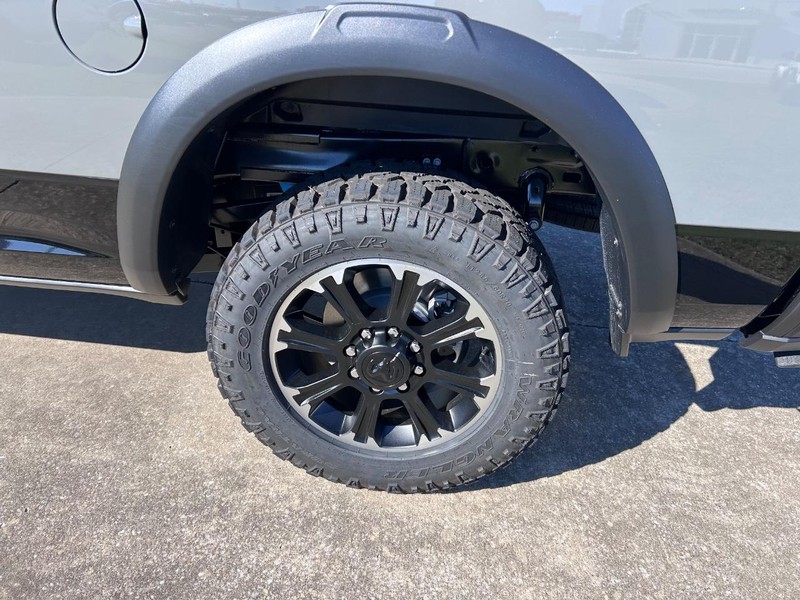 Ram 2500 Vehicle Full-screen Gallery Image 7