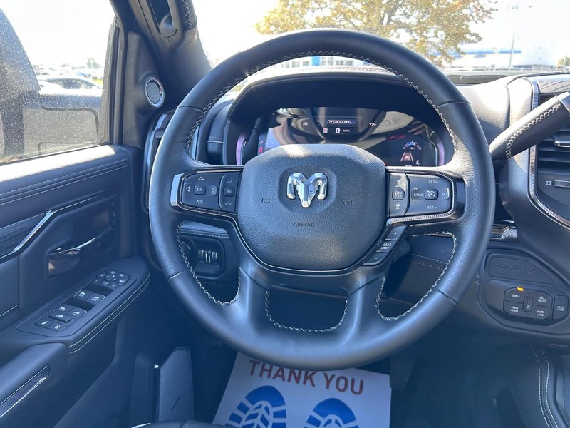 Ram 2500 Vehicle Full-screen Gallery Image 11