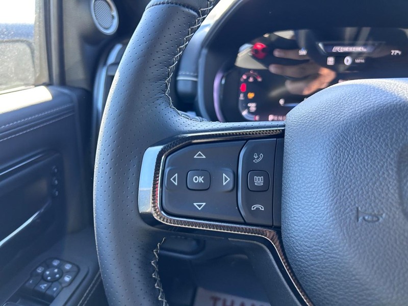 Ram 2500 Vehicle Full-screen Gallery Image 12