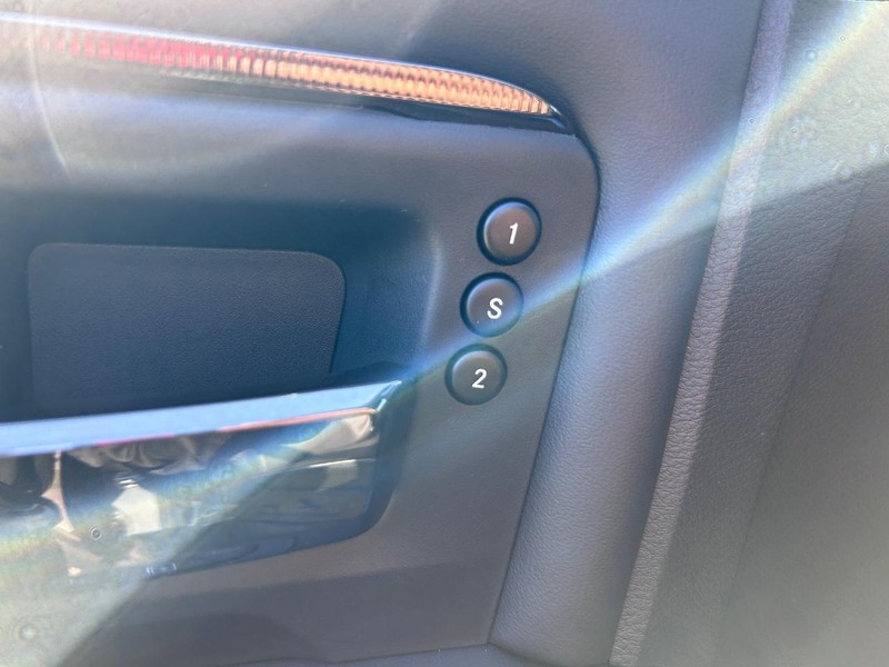 Ram 2500 Vehicle Full-screen Gallery Image 18