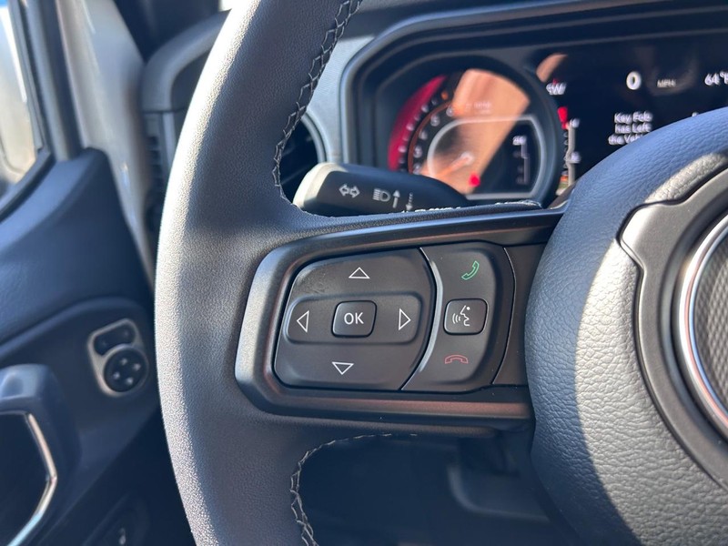 Jeep Wrangler Vehicle Full-screen Gallery Image 10