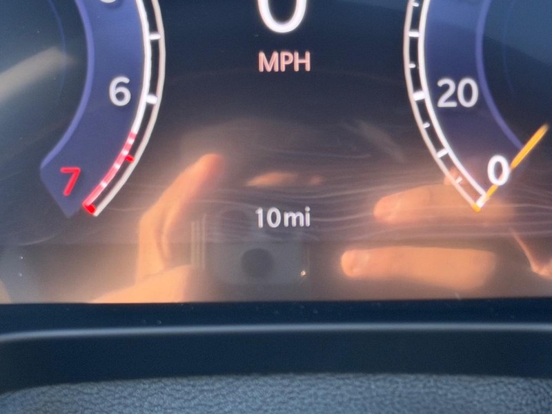 Jeep Grand Cherokee L Vehicle Full-screen Gallery Image 24