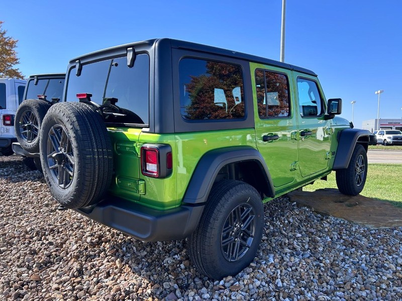Jeep Wrangler Vehicle Full-screen Gallery Image 4