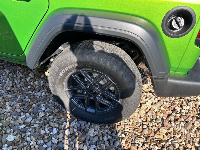 Jeep Wrangler Vehicle Full-screen Gallery Image 7