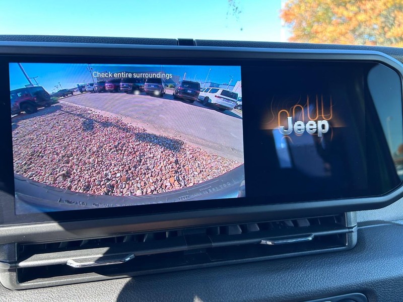 Jeep Wrangler Vehicle Full-screen Gallery Image 20