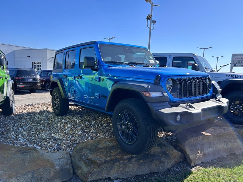 Jeep Wrangler Vehicle Full-screen Gallery Image 3