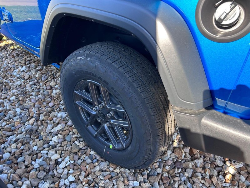 Jeep Wrangler Vehicle Full-screen Gallery Image 6